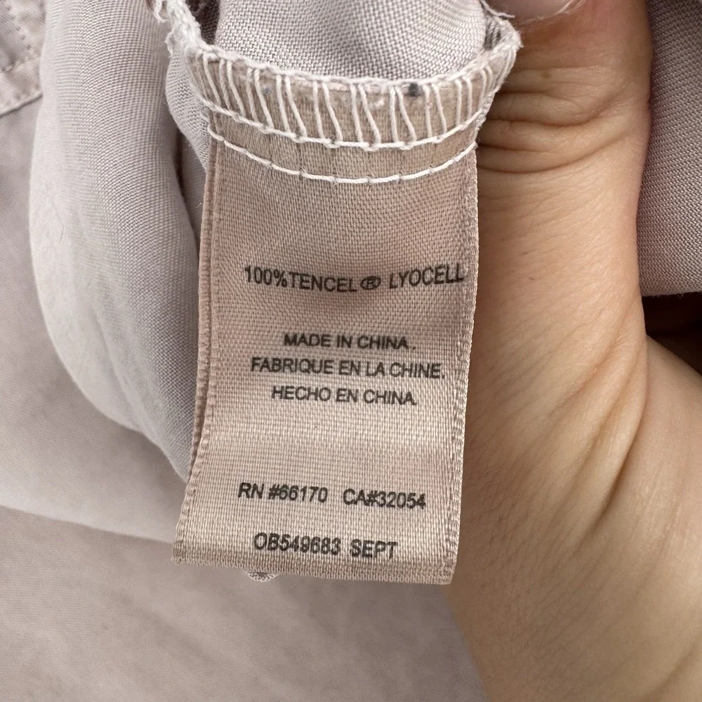 Anthropologie‎ Holding Horses Size Med Dimanche Pearl Button Up Chambray Blouse
